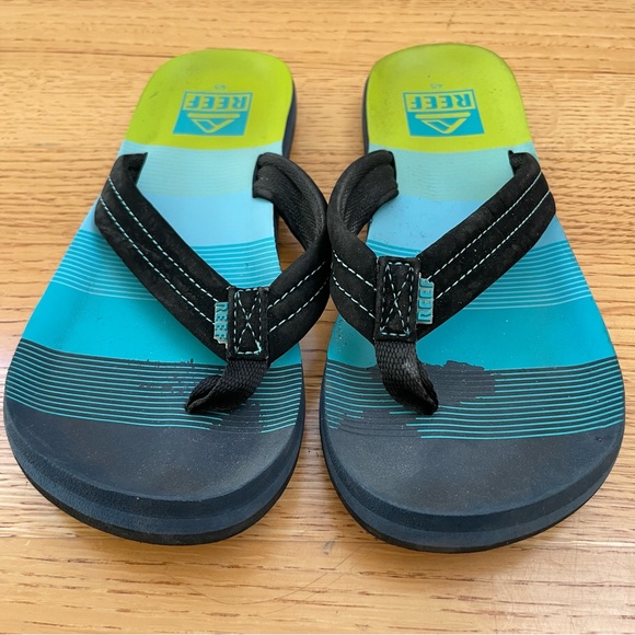 Reef Flip Flops 4/5 - Picture 1 of 6